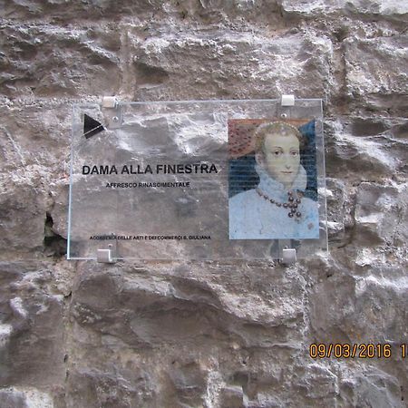 Antica Corte, Bilocale Nel Centro Storico Di Como Appartement Buitenkant foto