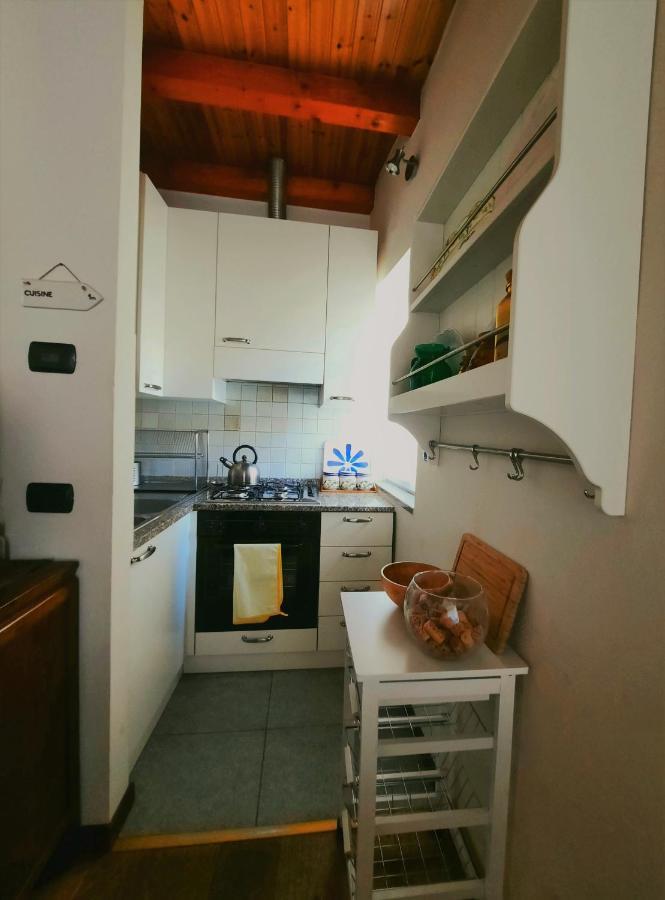 Antica Corte, Bilocale Nel Centro Storico Di Como Appartement Buitenkant foto
