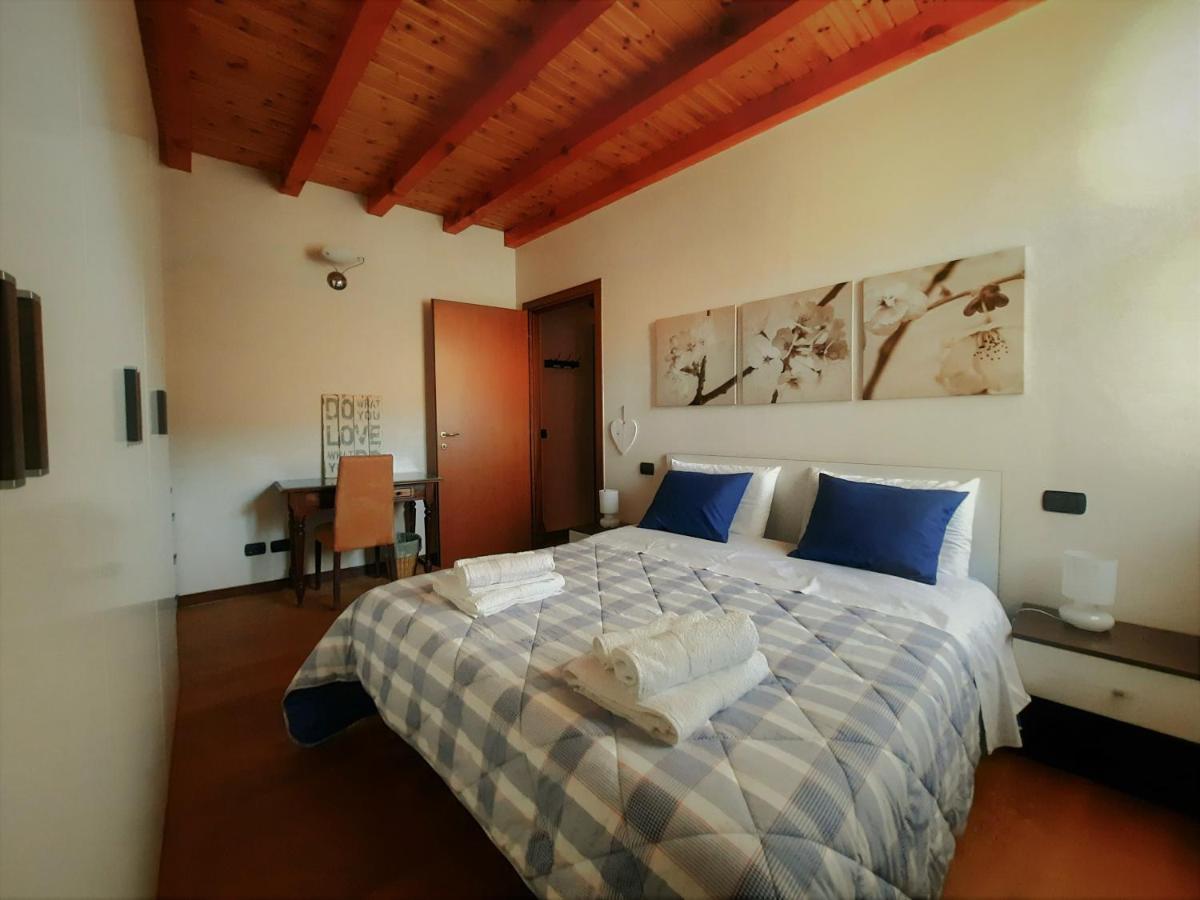 Antica Corte, Bilocale Nel Centro Storico Di Como Appartement Buitenkant foto