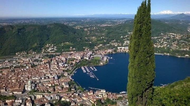 Antica Corte, Bilocale Nel Centro Storico Di Como Appartement Buitenkant foto